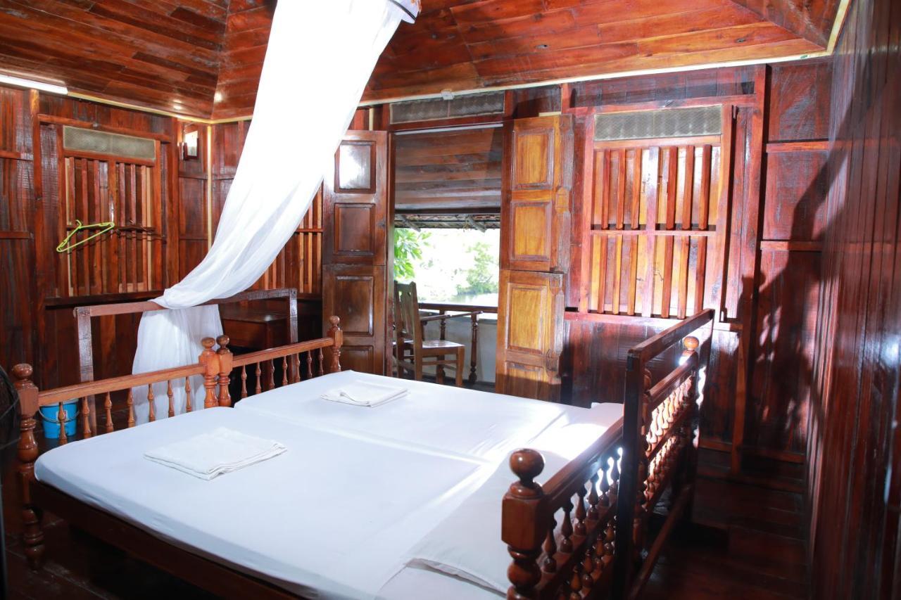 Malayalam Lake Resort Alappuzha 외부 사진