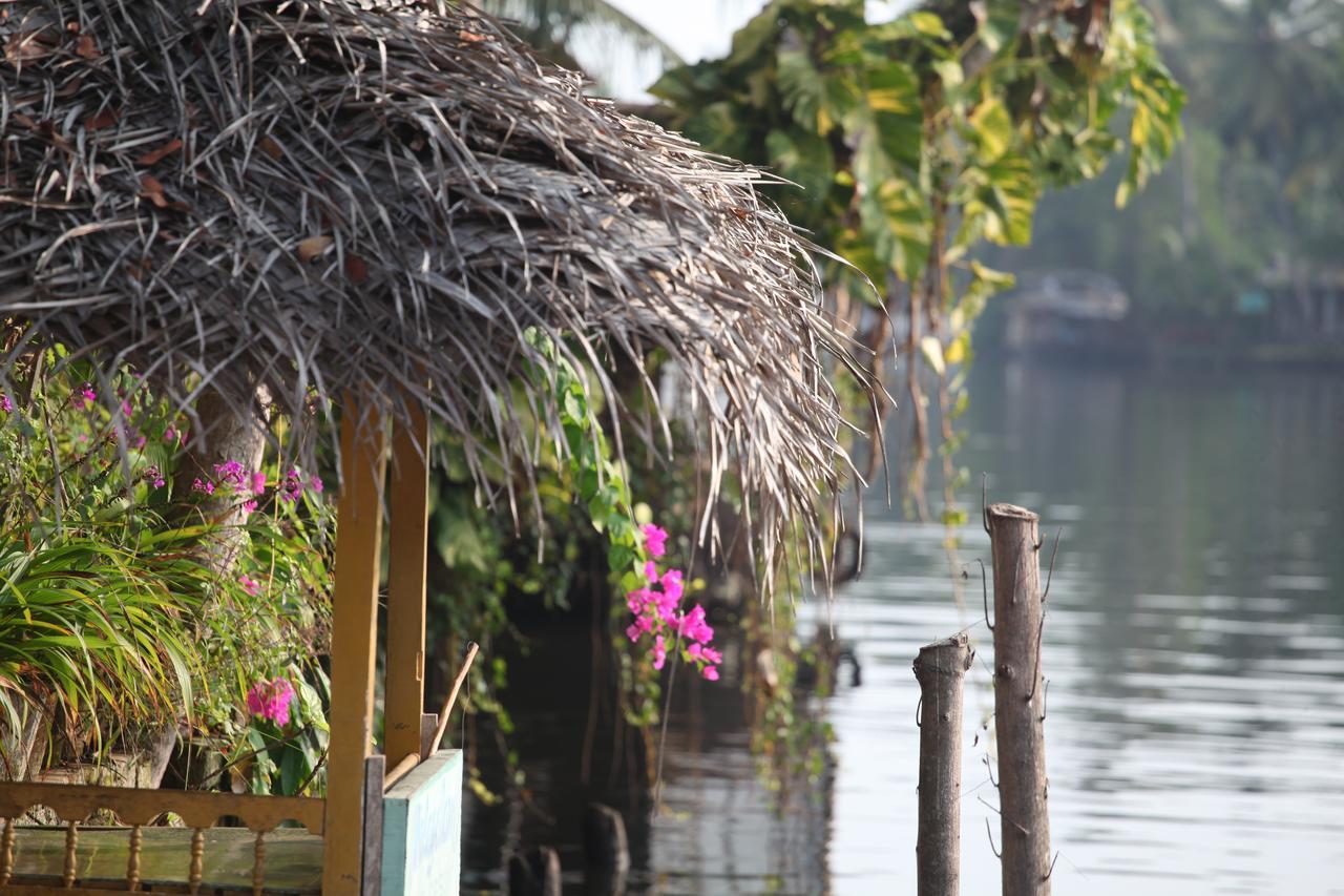 Malayalam Lake Resort Alappuzha 외부 사진